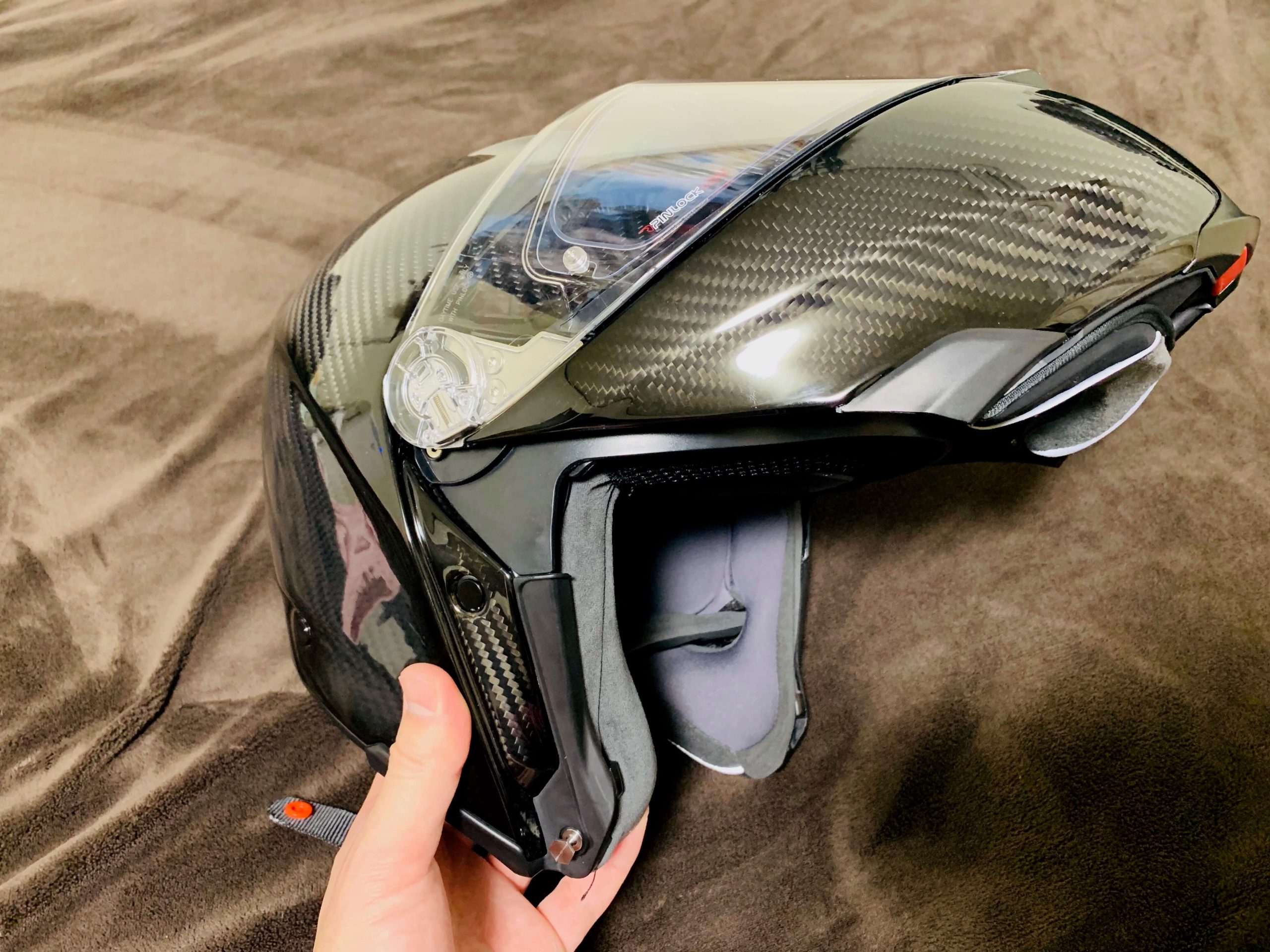 AGVが作った世界初のカーボンシステムヘルメットSPORTMODULAR - 【公式 ...
